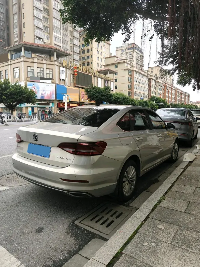 2022 Bestune B70 2.0T 224HP L4 6AT,autocango,china used car exporter,china ev exporter,chinese used car exporter,chinese used ev exporter