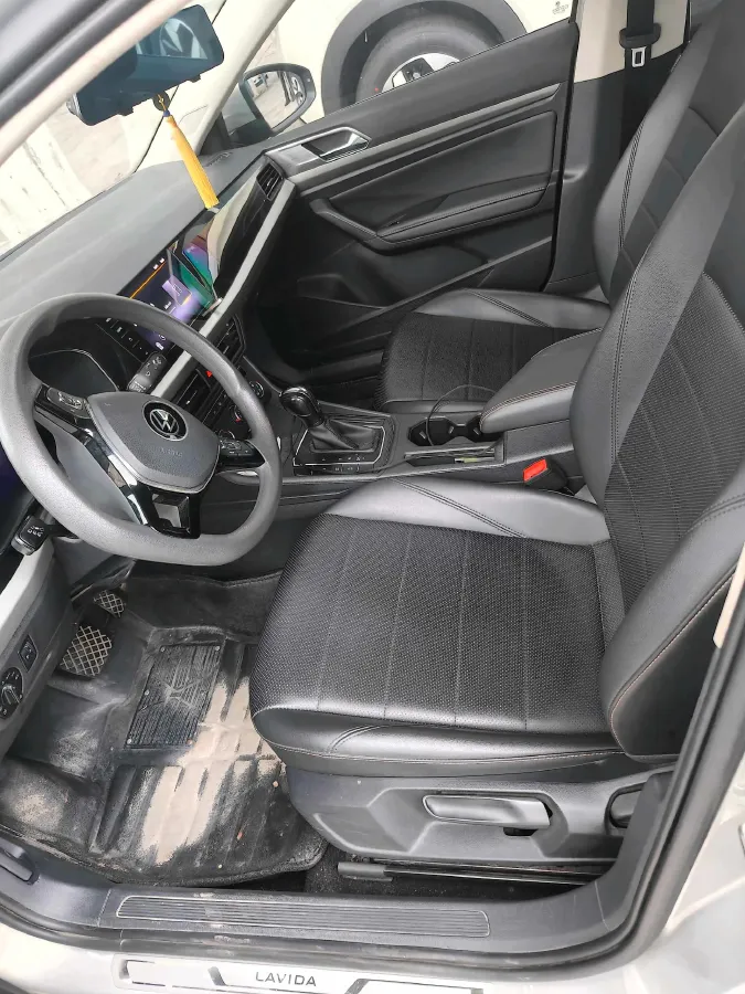 2022 Bestune B70 2.0T 224HP L4 6AT,autocango,china used car exporter,china ev exporter,chinese used car exporter,chinese used ev exporter