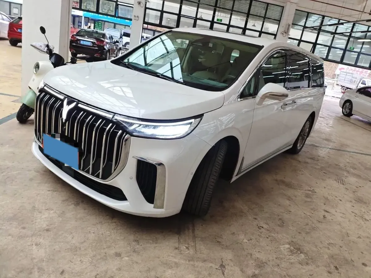 2022 Voyah Dream 1.5T 136HP L4 PHEV 25.57KWH,autocango,china used car exporter,china ev exporter,chinese used car exporter,chinese used ev exporter