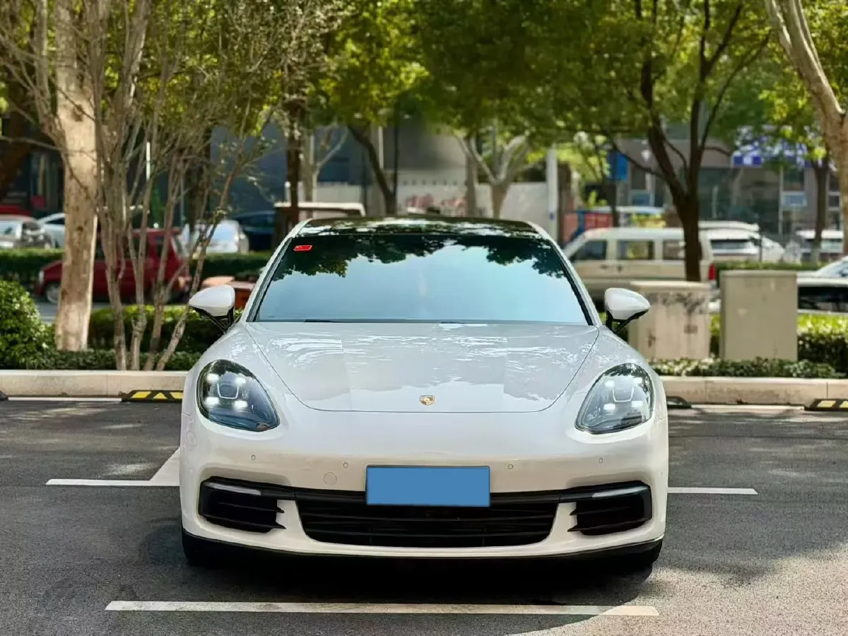 2017 BMW X6 3.0T 306HP L6 8AT,autocango,china used car exporter,china ev exporter,chinese used car exporter,chinese used ev exporter