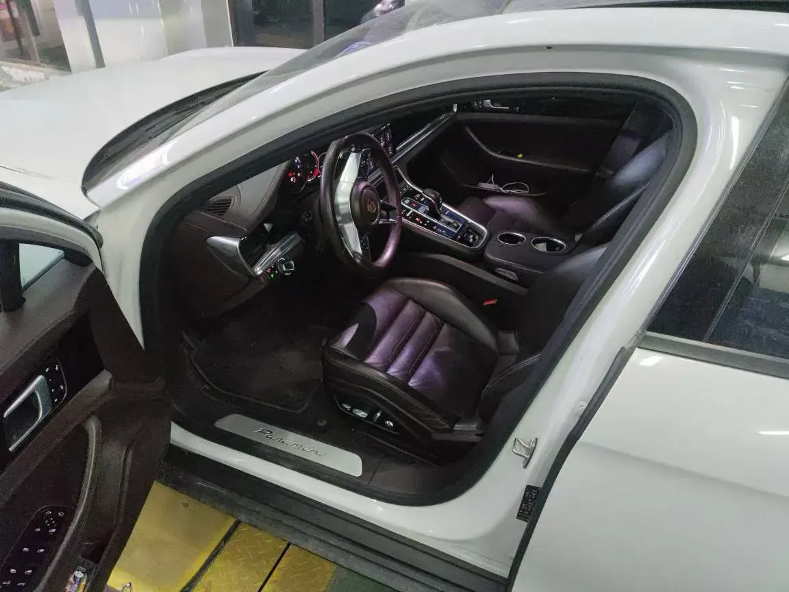 2017 BMW X6 3.0T 306HP L6 8AT,autocango,china used car exporter,china ev exporter,chinese used car exporter,chinese used ev exporter