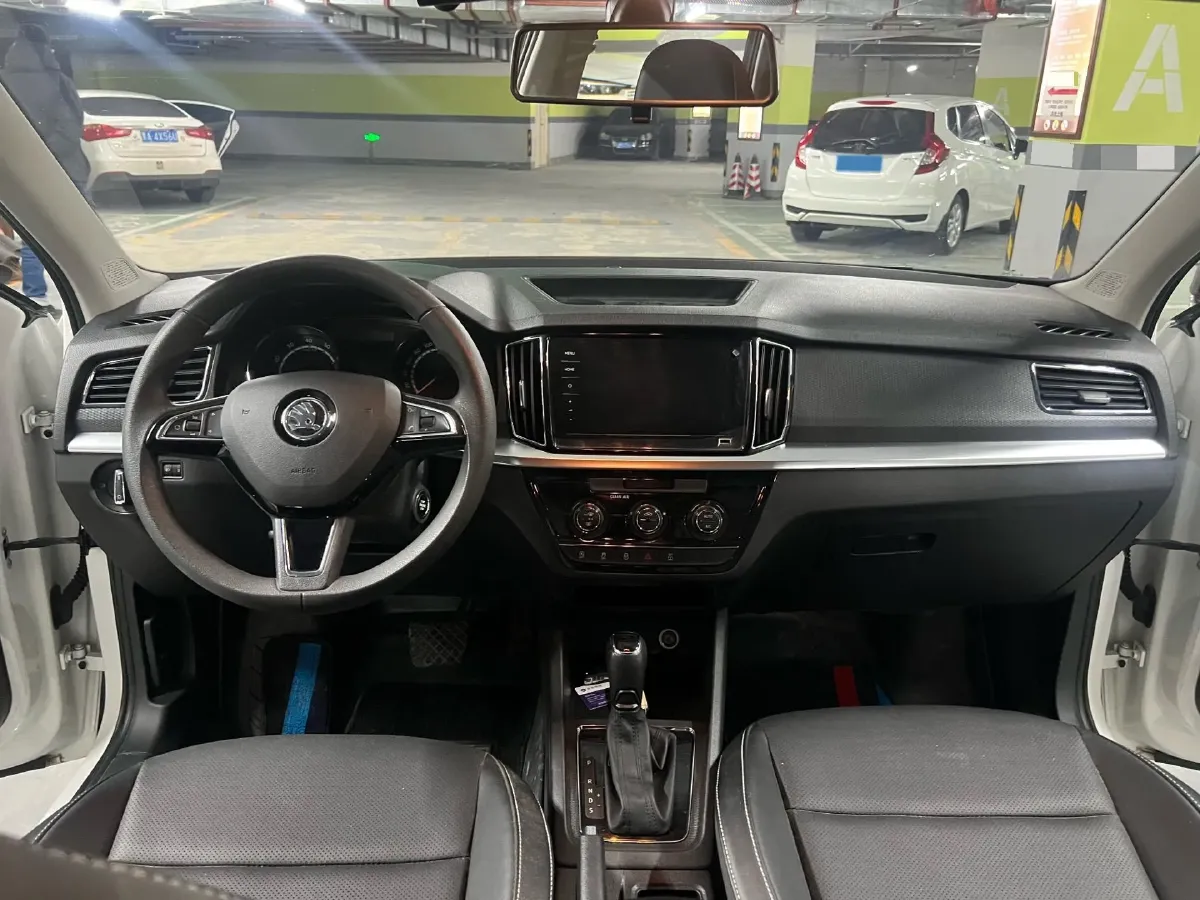 2022 Skoda Kamiq 1.5L 112HP L4 6AT,autocango,china used car exporter,china ev exporter,chinese used car exporter,chinese used ev exporter