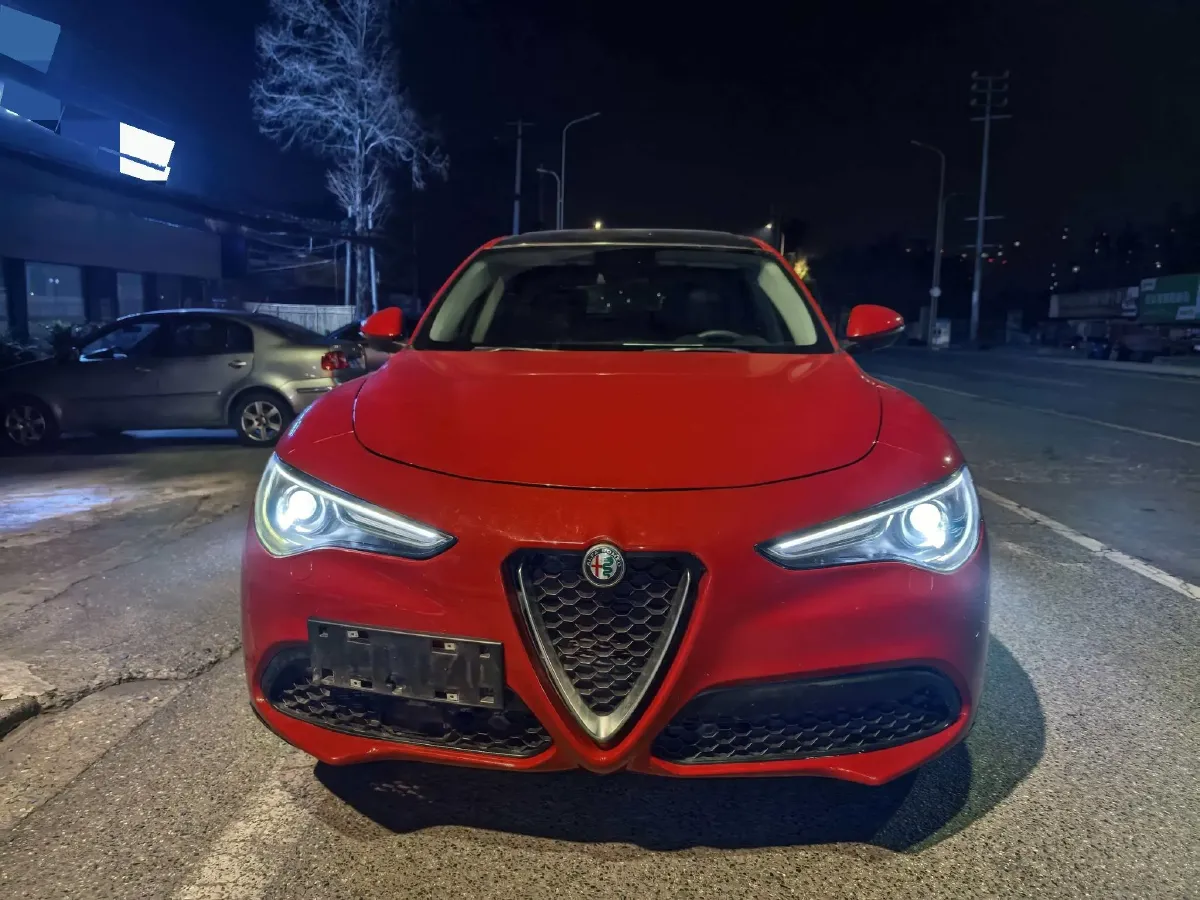 2017 Jaguar XE 2.0T 240HP L4 8AT,autocango,china used car exporter,china ev exporter,chinese used car exporter,chinese used ev exporter