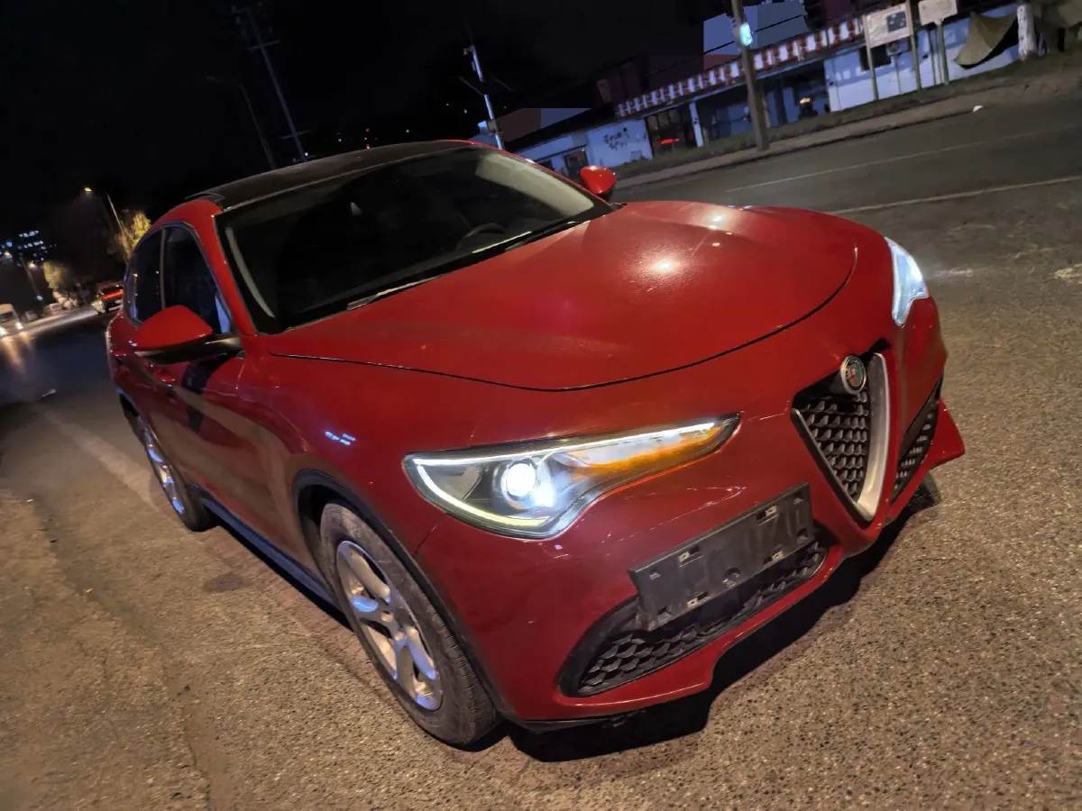 2017 Jaguar XE 2.0T 240HP L4 8AT,autocango,china used car exporter,china ev exporter,chinese used car exporter,chinese used ev exporter