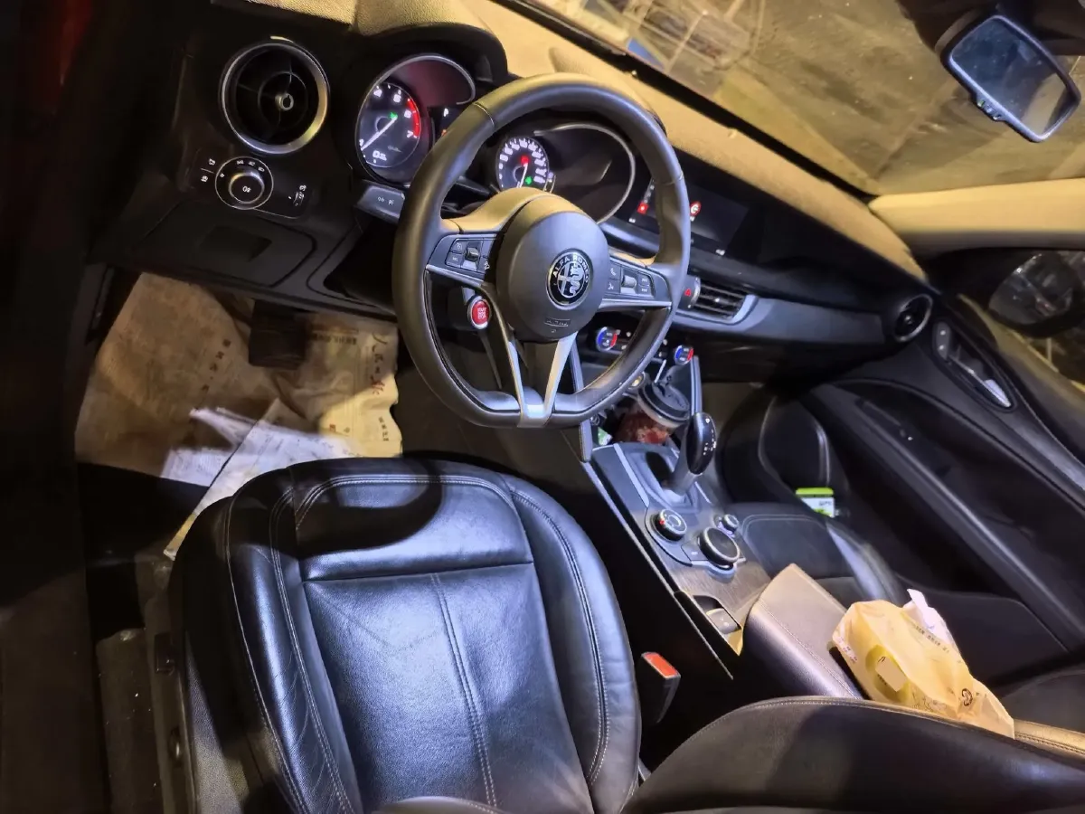 2017 Jaguar XE 2.0T 240HP L4 8AT,autocango,china used car exporter,china ev exporter,chinese used car exporter,chinese used ev exporter