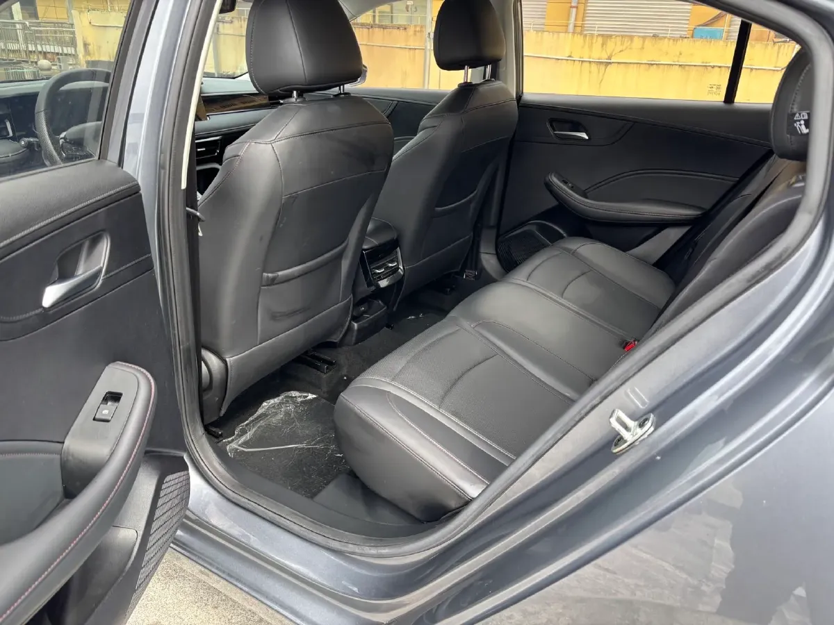 2023 Roewe i5 1.5L 129HP L4 CVT,autocango,china used car exporter,china ev exporter,chinese used car exporter,chinese used ev exporter