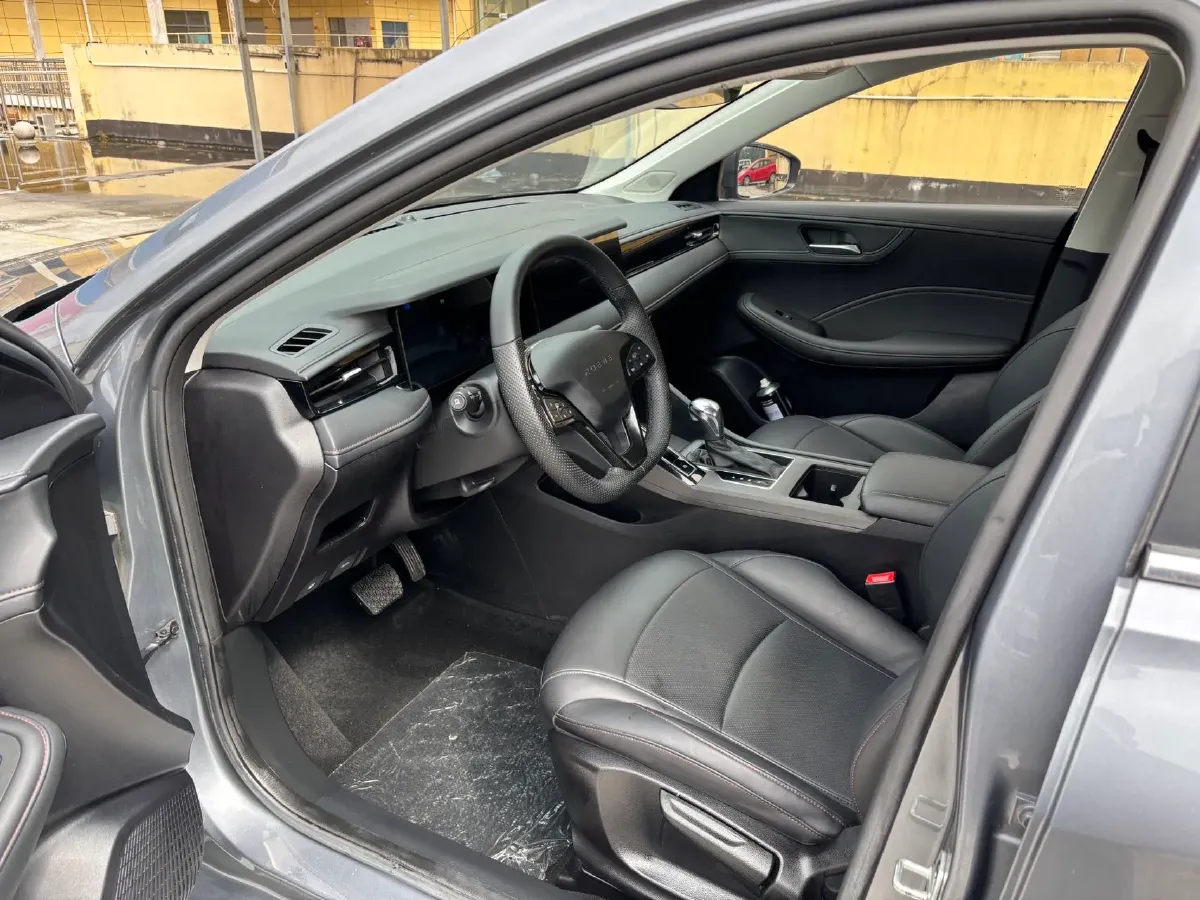 2023 Roewe i5 1.5L 129HP L4 CVT,autocango,china used car exporter,china ev exporter,chinese used car exporter,chinese used ev exporter