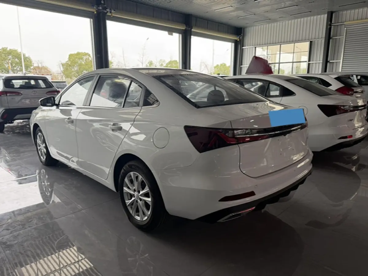 2023 Roewe i5 1.5L 129HP L4 CVT,autocango,china used car exporter,china ev exporter,chinese used car exporter,chinese used ev exporter