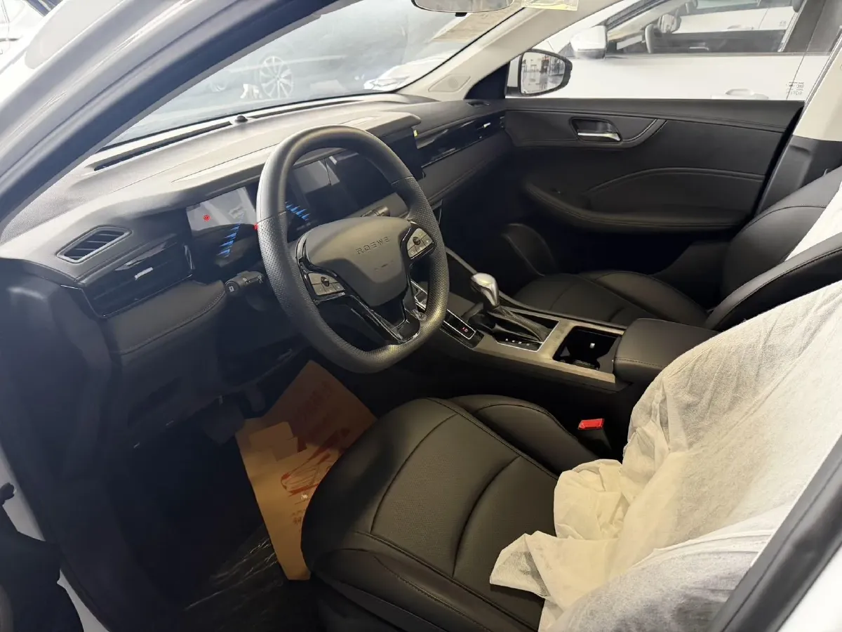 2023 Roewe i5 1.5L 129HP L4 CVT,autocango,china used car exporter,china ev exporter,chinese used car exporter,chinese used ev exporter