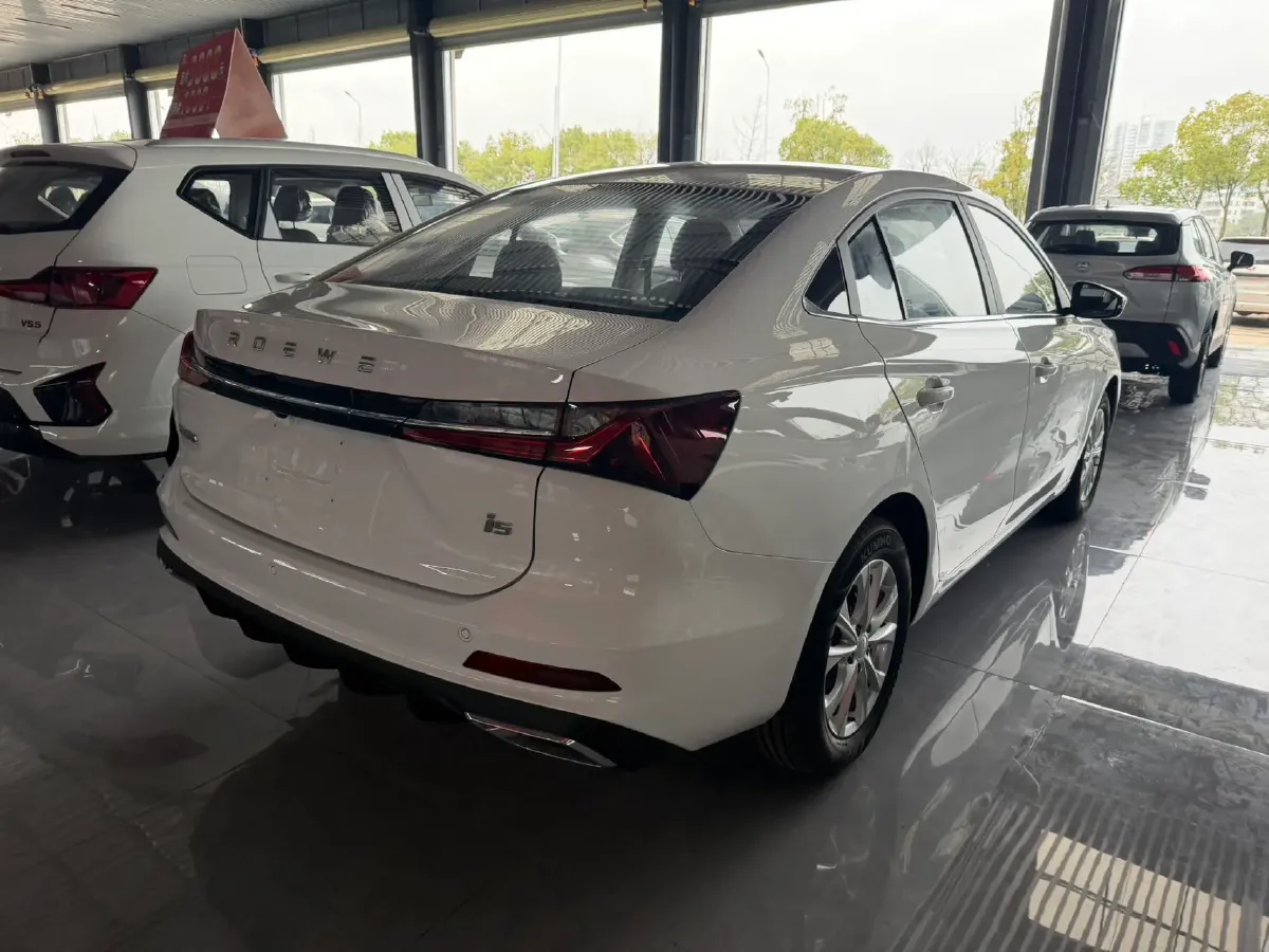 2023 Roewe i5 1.5L 129HP L4 CVT,autocango,china used car exporter,china ev exporter,chinese used car exporter,chinese used ev exporter