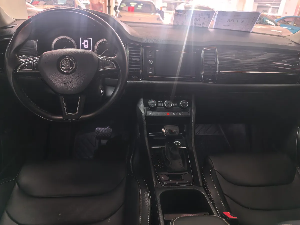 2018 Skoda Kodiak 2.0T 186HP L4 7DCT,autocango,china used car exporter,china ev exporter,chinese used car exporter,chinese used ev exporter