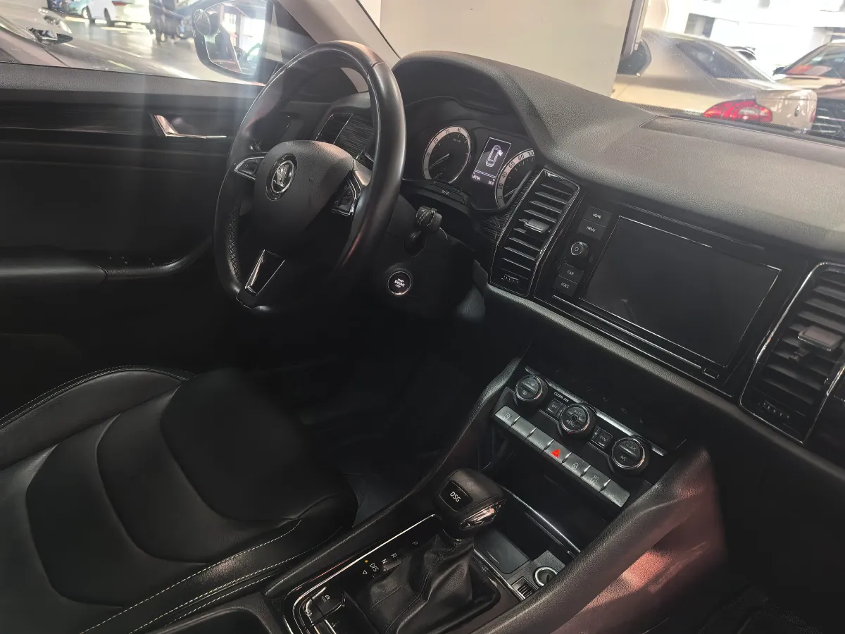 2018 Skoda Kodiak 2.0T 186HP L4 7DCT,autocango,china used car exporter,china ev exporter,chinese used car exporter,chinese used ev exporter