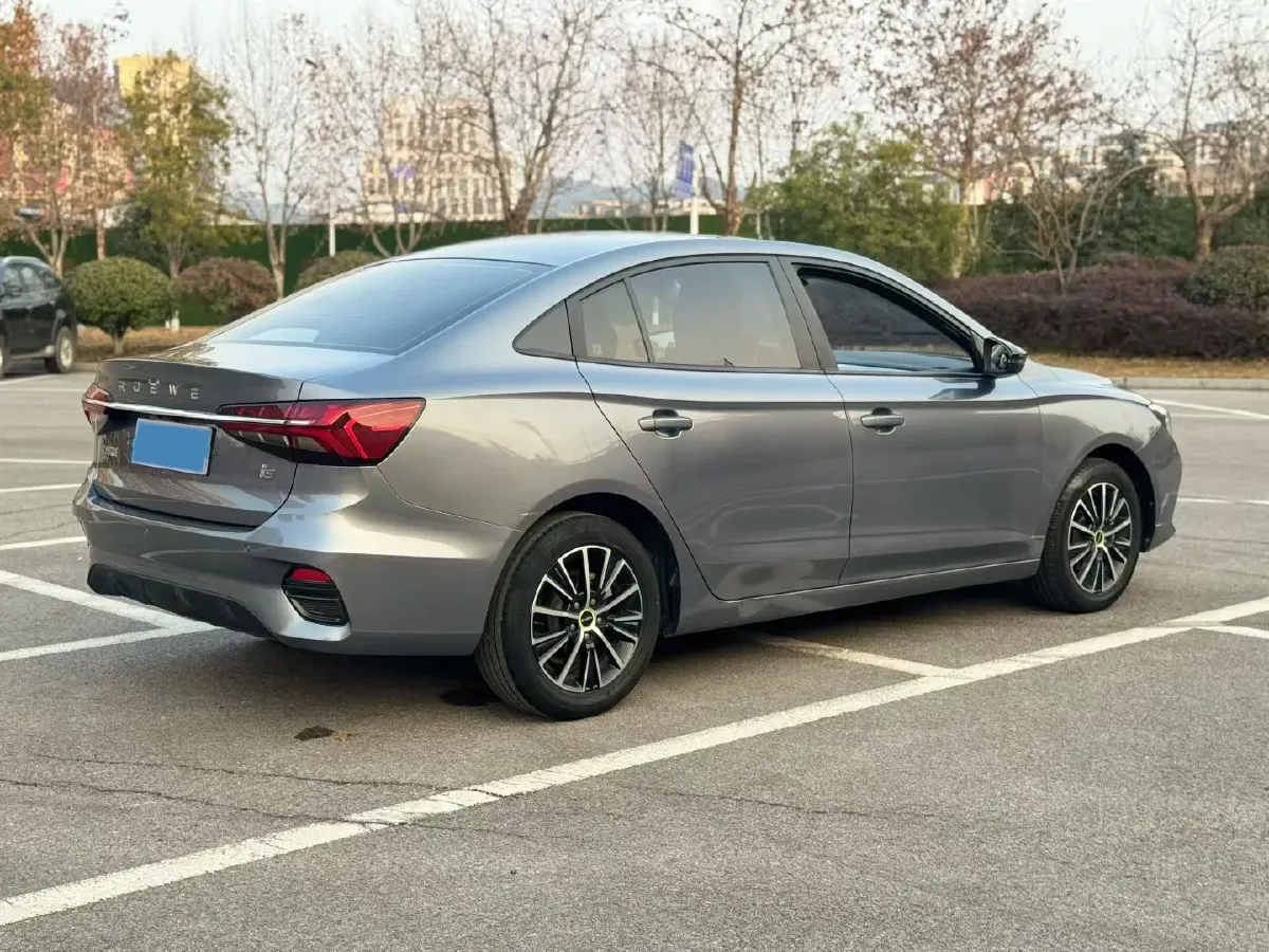 2021 Roewe i5 1.5L 120HP L4 5MT,autocango,china used car exporter,china ev exporter,chinese used car exporter,chinese used ev exporter