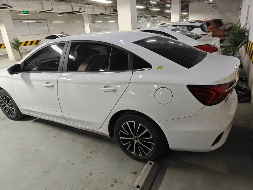 2021 Roewe i5 1.5L 120HP L4 CVT,autocango,china used car exporter,china ev exporter,chinese used car exporter,chinese used ev exporter