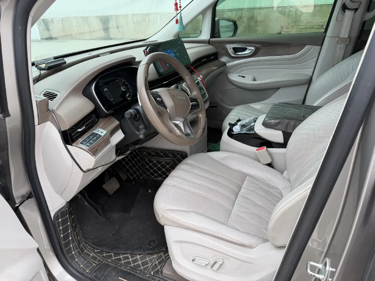 2023 Roewe iMAX8 2.0T 234HP L4 8AT,autocango,china used car exporter,china ev exporter,chinese used car exporter,chinese used ev exporter