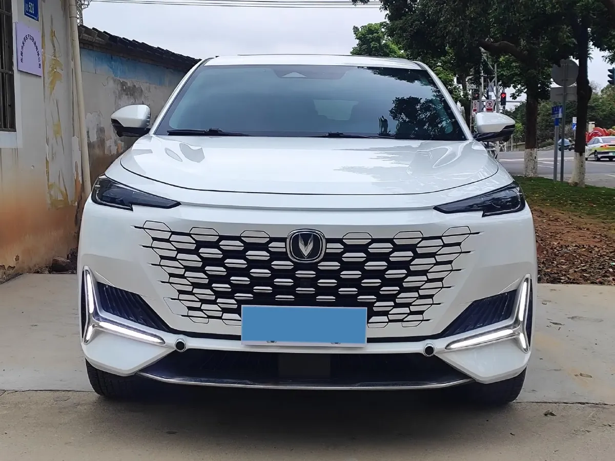 2021 ChangAn UNI-K 2.0T 233HP L4 8AT,autocango,china used car exporter,china ev exporter,chinese used car exporter,chinese used ev exporter