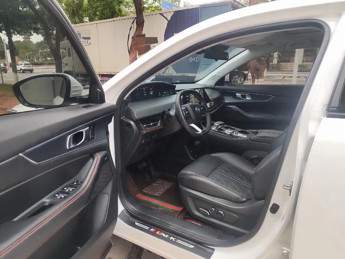 2021 ChangAn UNI-K 2.0T 233HP L4 8AT,autocango,china used car exporter,china ev exporter,chinese used car exporter,chinese used ev exporter