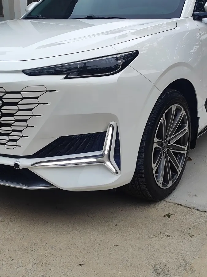 2021 ChangAn UNI-K 2.0T 233HP L4 8AT,autocango,china used car exporter,china ev exporter,chinese used car exporter,chinese used ev exporter