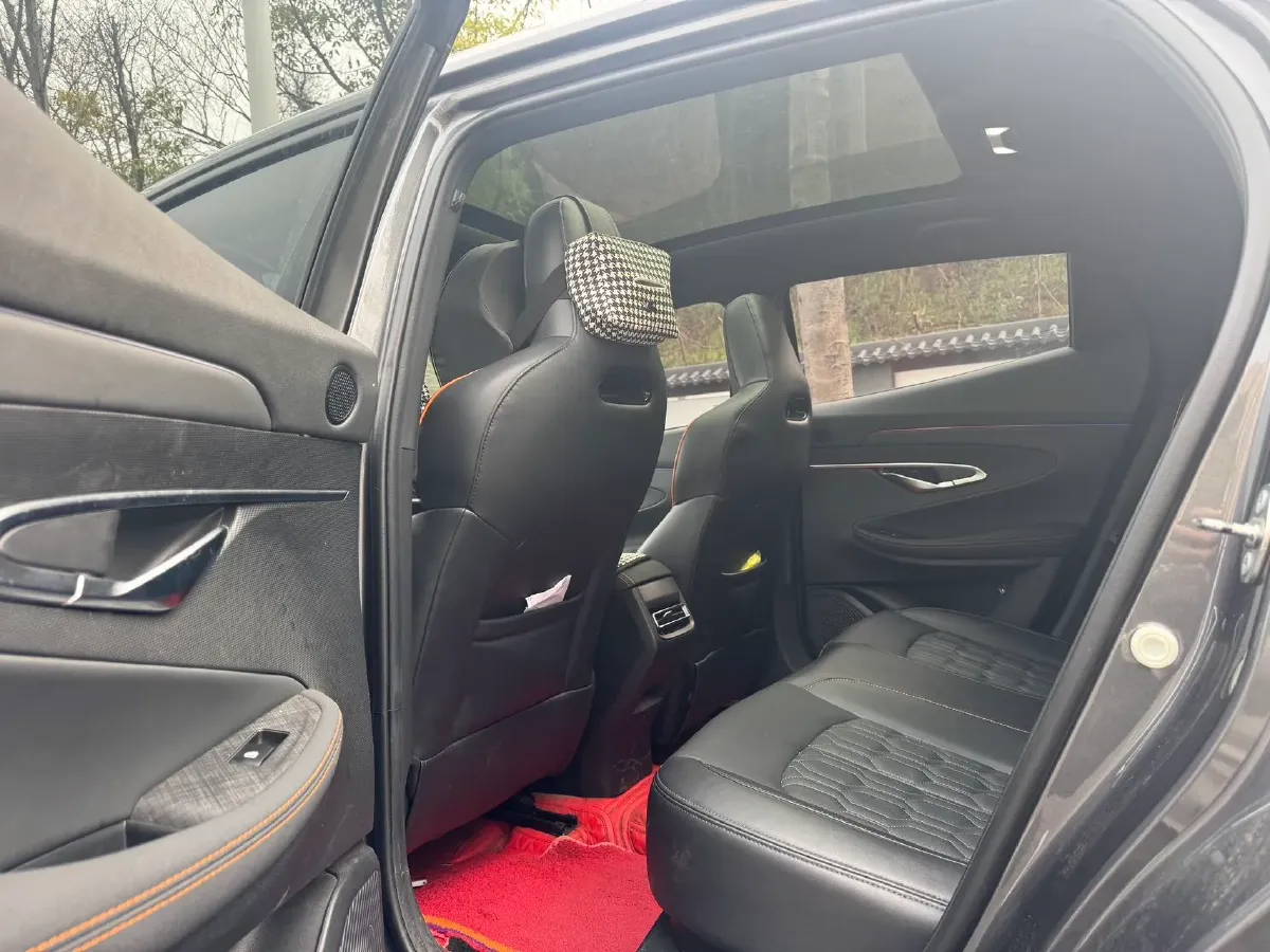 2022 ChangAn UNI-T 1.5T 188HP L4 7DCT,autocango,china used car exporter,china ev exporter,chinese used car exporter,chinese used ev exporter