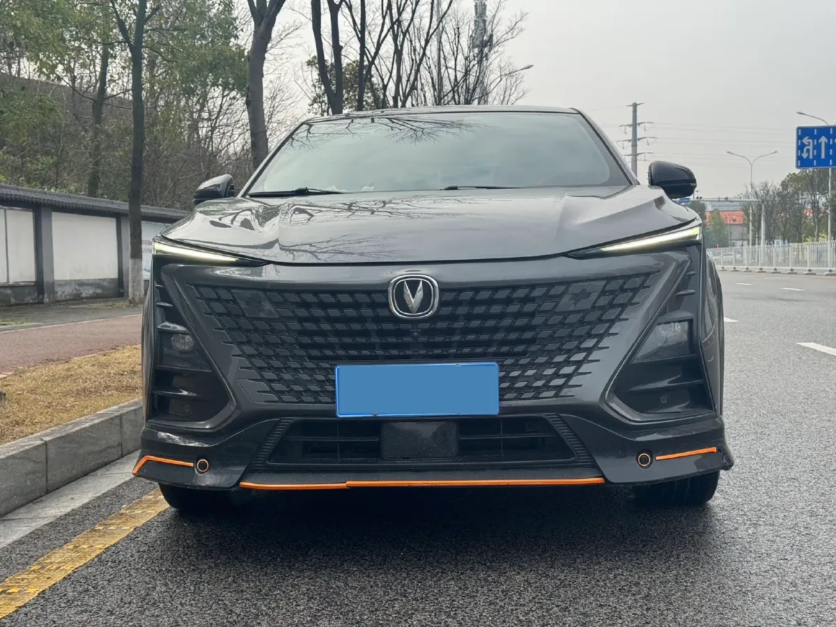 2022 ChangAn UNI-T 1.5T 188HP L4 7DCT,autocango,china used car exporter,china ev exporter,chinese used car exporter,chinese used ev exporter