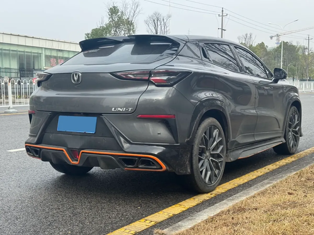 2022 ChangAn UNI-T 1.5T 188HP L4 7DCT,autocango,china used car exporter,china ev exporter,chinese used car exporter,chinese used ev exporter
