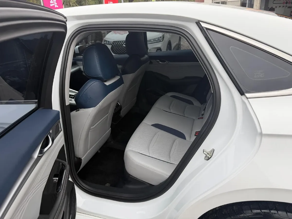 2021 Geely Preface 2.0T 190HP L4 7DCT,autocango,china used car exporter,china ev exporter,chinese used car exporter,chinese used ev exporter