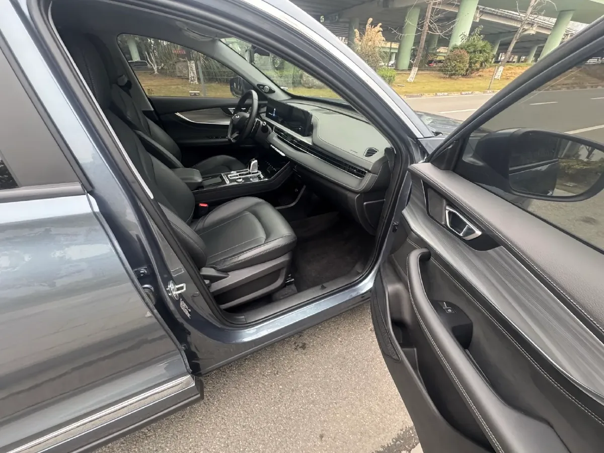 2021 Chery Tiggo 8 Plus 1.6T 197HP L4 7DCT,autocango,china used car exporter,china ev exporter,chinese used car exporter,chinese used ev exporter