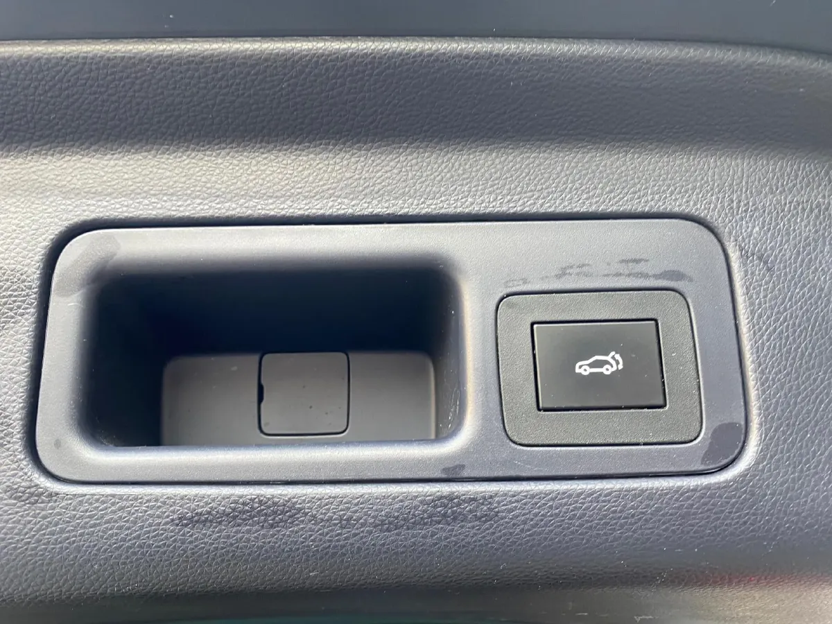 2021 GAC Trumpchi M8 2.0T 252HP L4 8AT,autocango,china used car exporter,china ev exporter,chinese used car exporter,chinese used ev exporter