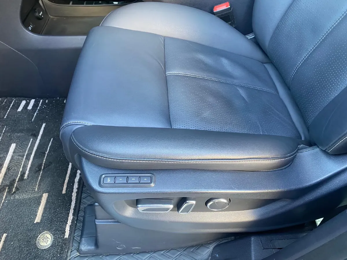 2021 GAC Trumpchi M8 2.0T 252HP L4 8AT,autocango,china used car exporter,china ev exporter,chinese used car exporter,chinese used ev exporter