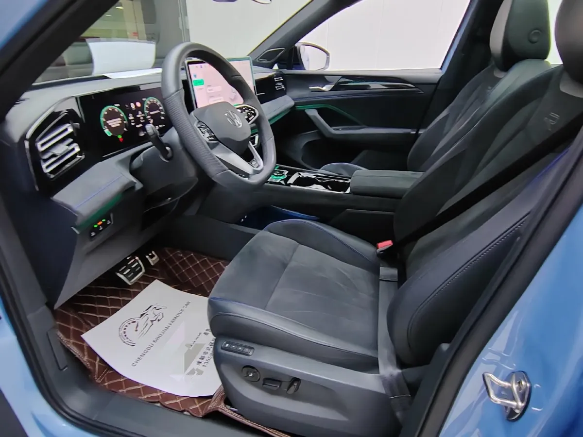 2024 Volkswagen Tiguan L 2.0T 220HP L4 7DCT,autocango,china used car exporter,china ev exporter,chinese used car exporter,chinese used ev exporter