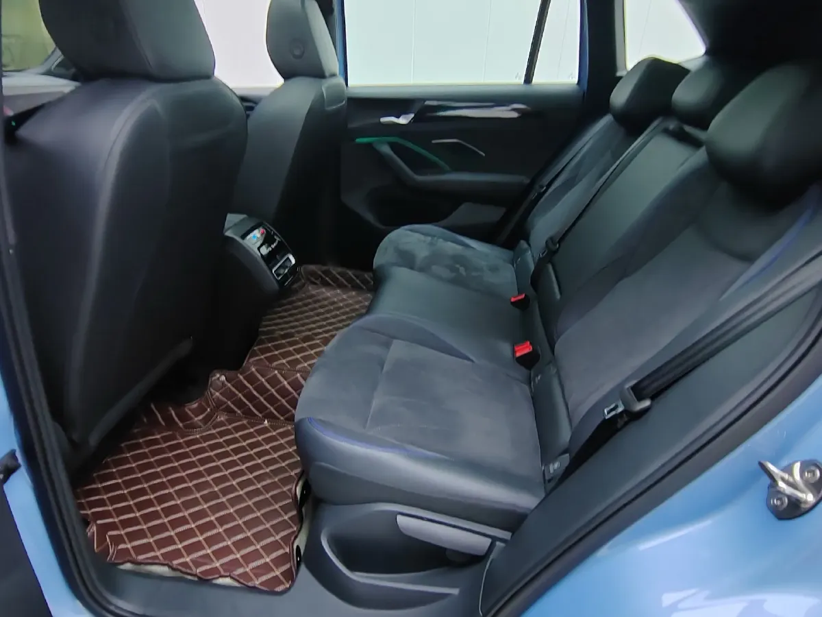 2024 Volkswagen Tiguan L 2.0T 220HP L4 7DCT,autocango,china used car exporter,china ev exporter,chinese used car exporter,chinese used ev exporter