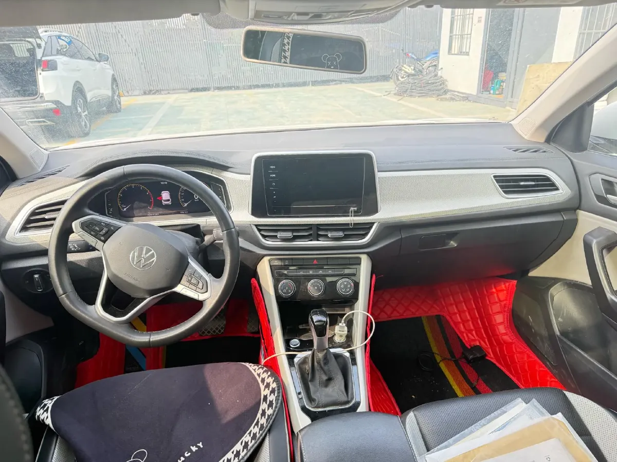 2023 Volkswagen T-Roc 1.4T 150HP L4 7DCT,autocango,china used car exporter,china ev exporter,chinese used car exporter,chinese used ev exporter