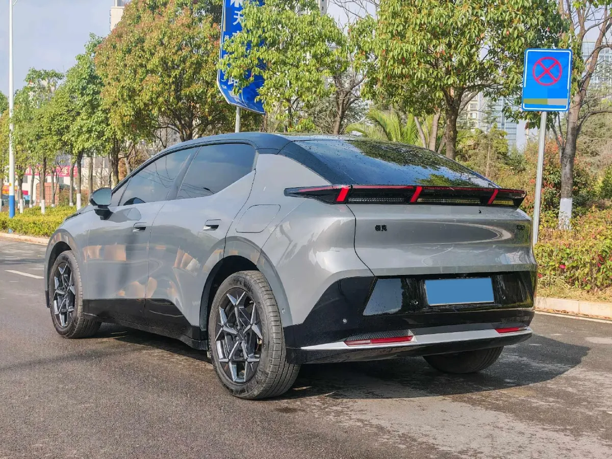 2025 Jetour Freeman 1.5T 184HP L4 7DCT,autocango,china used car exporter,china ev exporter,chinese used car exporter,chinese used ev exporter