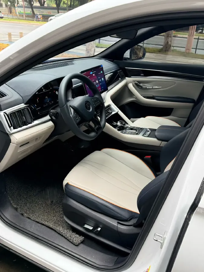 2021 Geely JiaJi 1.5T 177HP L3 7DCT PHEV 11.3KWH,autocango,china used car exporter,china ev exporter,chinese used car exporter,chinese used ev exporter