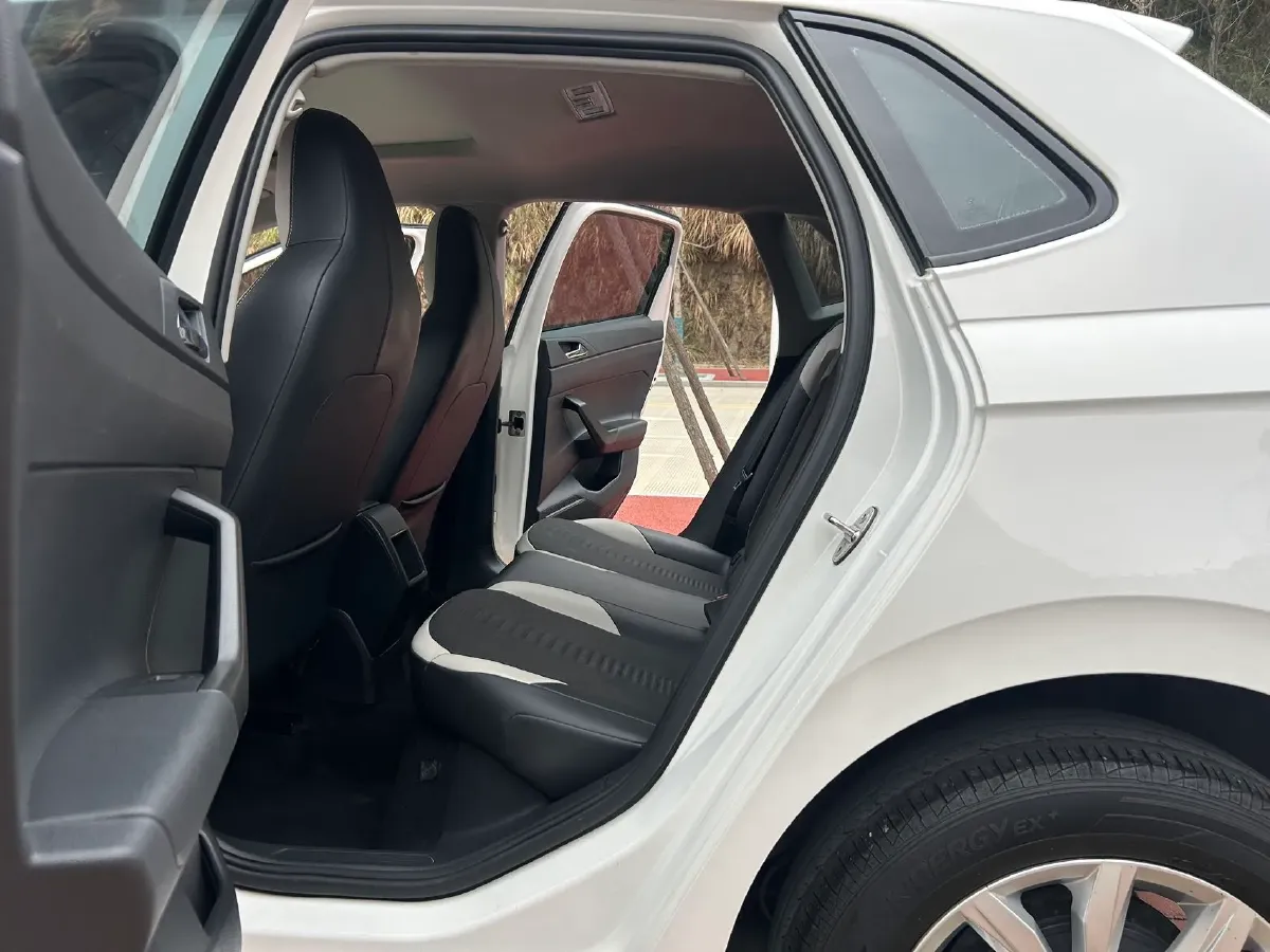 2019 Volkswagen Polo 1.5L 113HP L4 6AT,autocango,china used car exporter,china ev exporter,chinese used car exporter,chinese used ev exporter