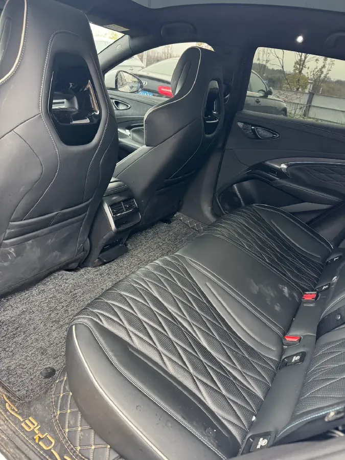 2022 AITO AITO M5 Range Extended 125HP REEV 40KWH,autocango,china used car exporter,china ev exporter,chinese used car exporter,chinese used ev exporter