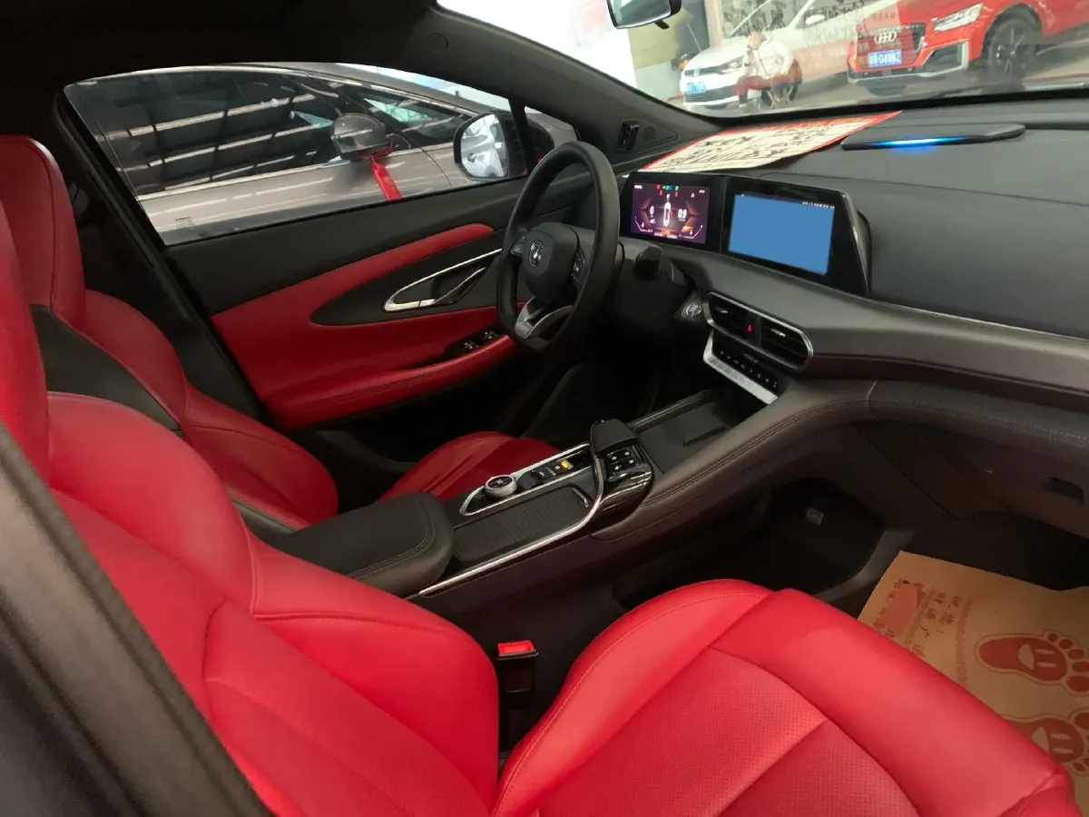 2020 ChangAn UNI-T 1.5T 180HP L4 7DCT,autocango,china used car exporter,china ev exporter,chinese used car exporter,chinese used ev exporter