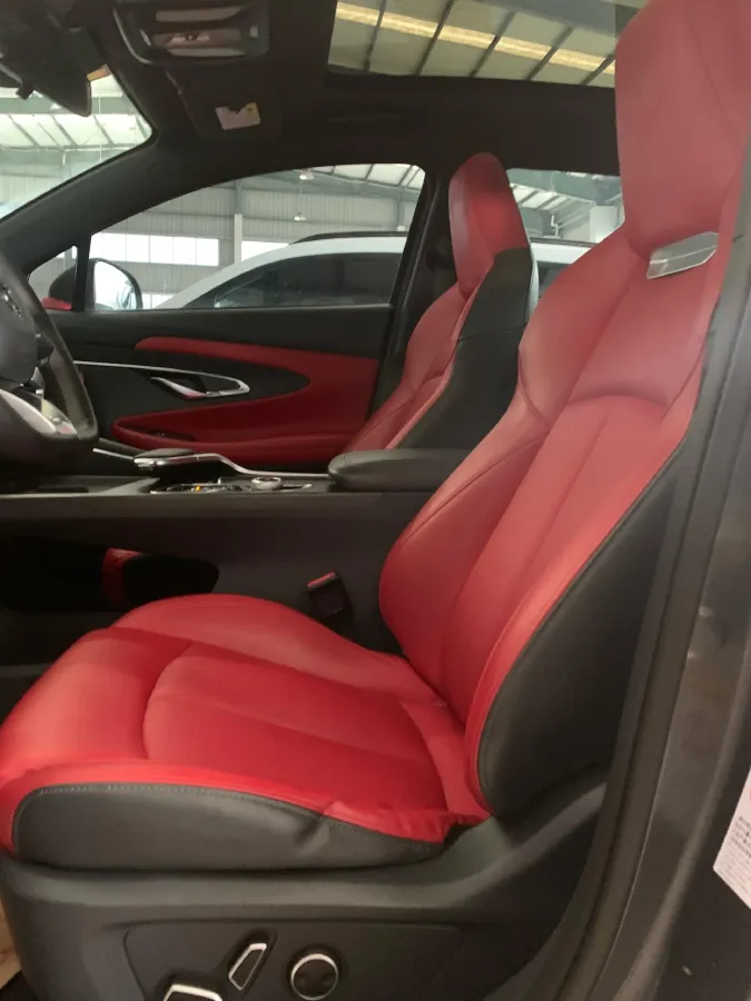 2020 ChangAn UNI-T 1.5T 180HP L4 7DCT,autocango,china used car exporter,china ev exporter,chinese used car exporter,chinese used ev exporter