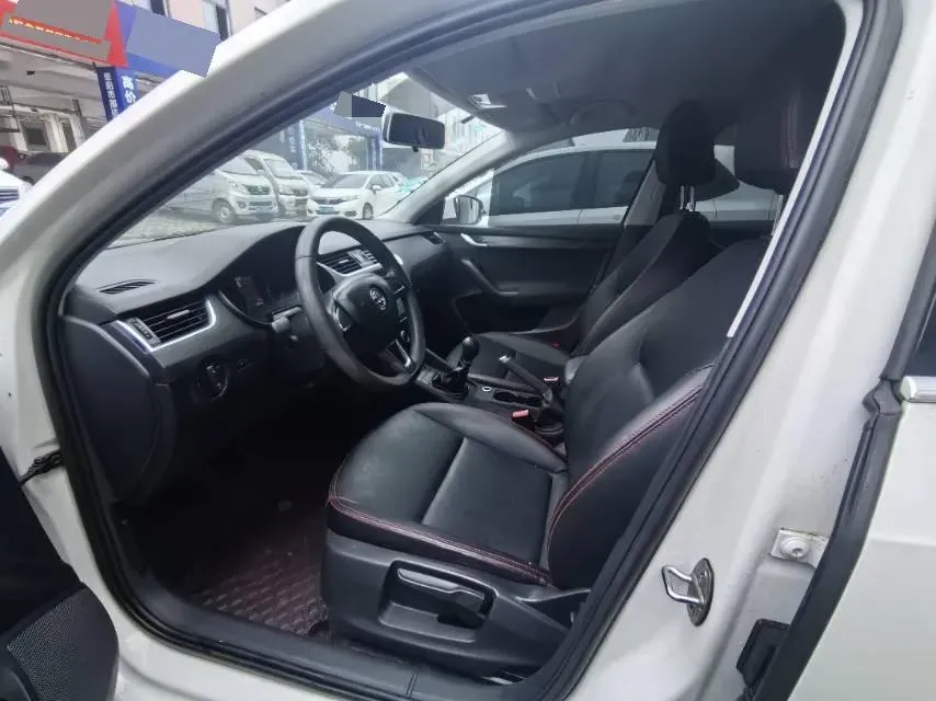2017 Skoda Octavia 1.6L 110HP L4 5MT,autocango,china used car exporter,china ev exporter,chinese used car exporter,chinese used ev exporter
