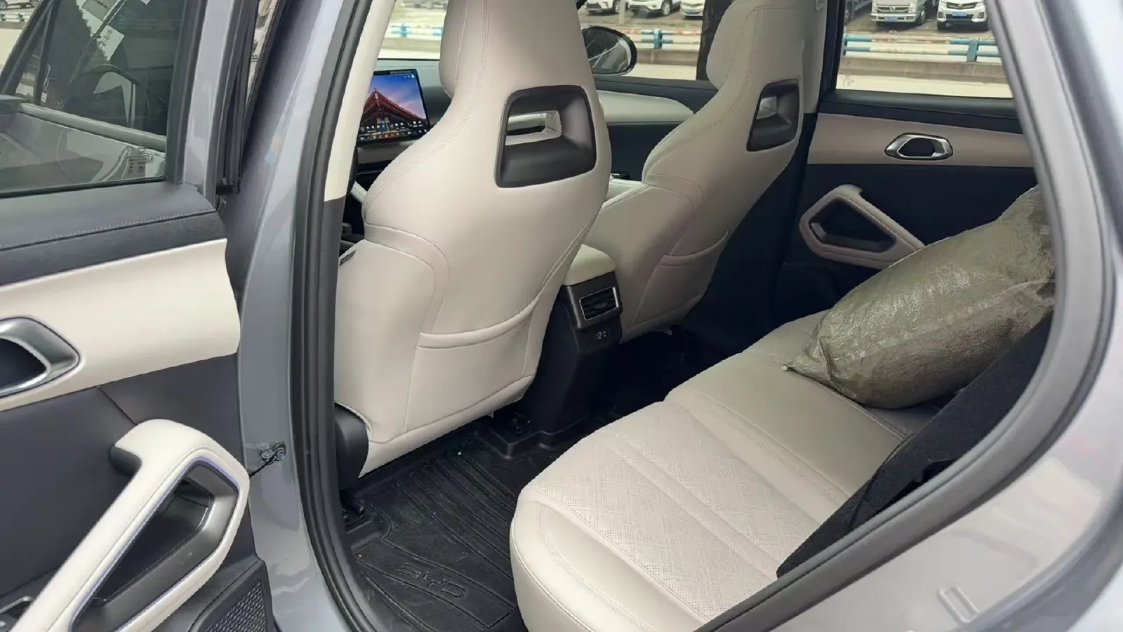 2025 BYD YuanUP BEV 45.12KWH,autocango,china used car exporter,china ev exporter,chinese used car exporter,chinese used ev exporter