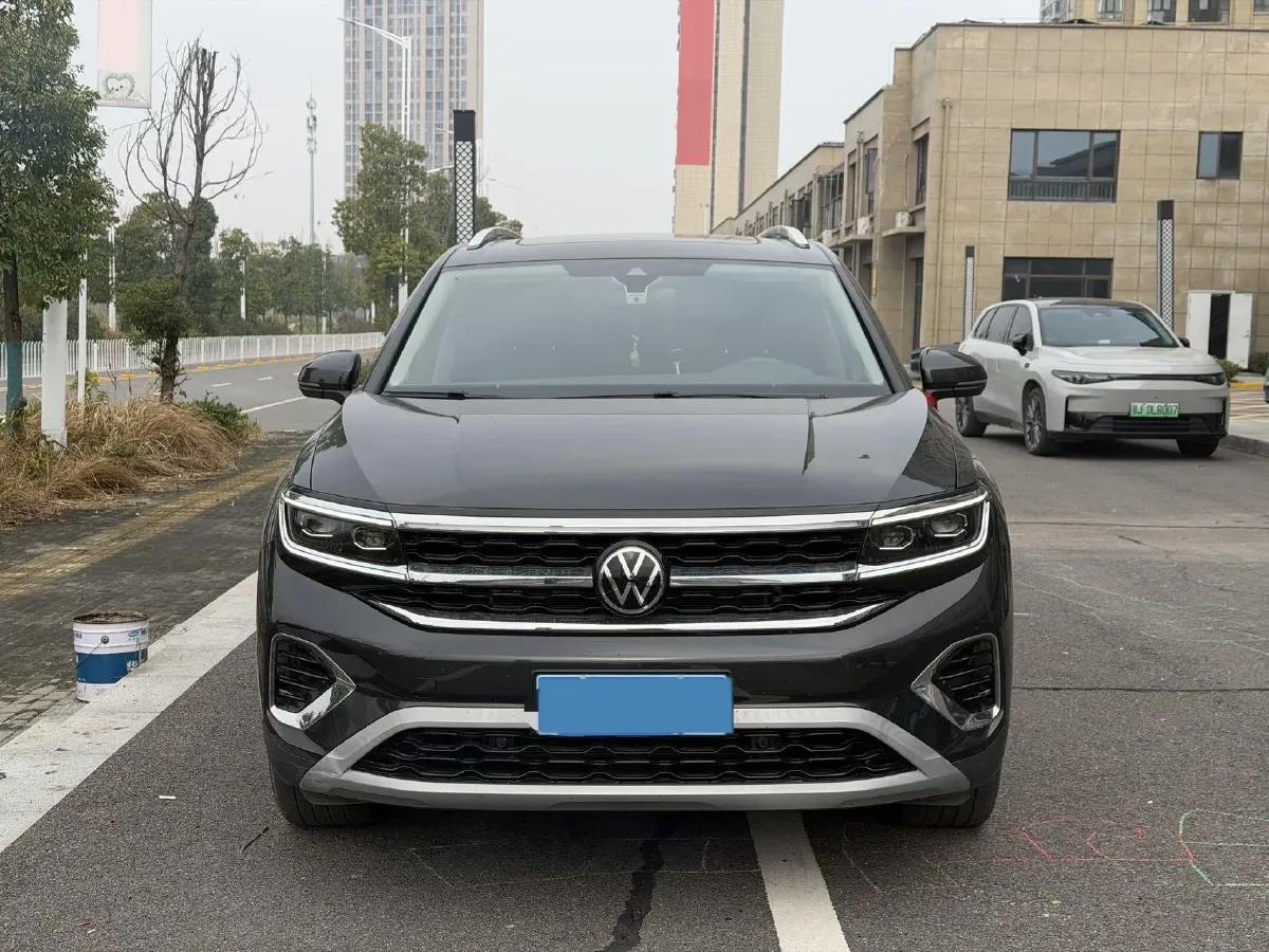2022 Volkswagen Talagon 2.5T 299HP V6 7DCT,autocango,china used car exporter,china ev exporter,chinese used car exporter,chinese used ev exporter