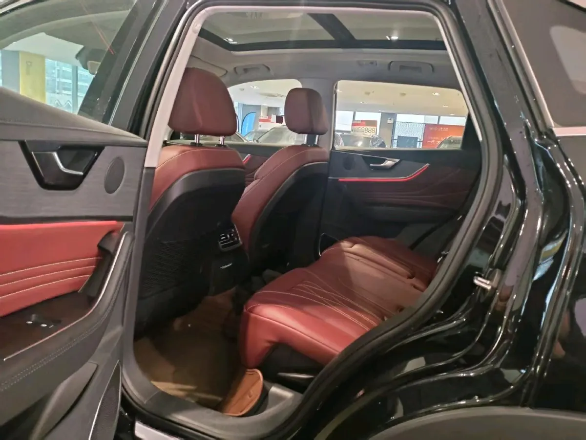 2025 HongQi HS5 2.0T 252HP L4 8AT,autocango,china used car exporter,china ev exporter,chinese used car exporter,chinese used ev exporter