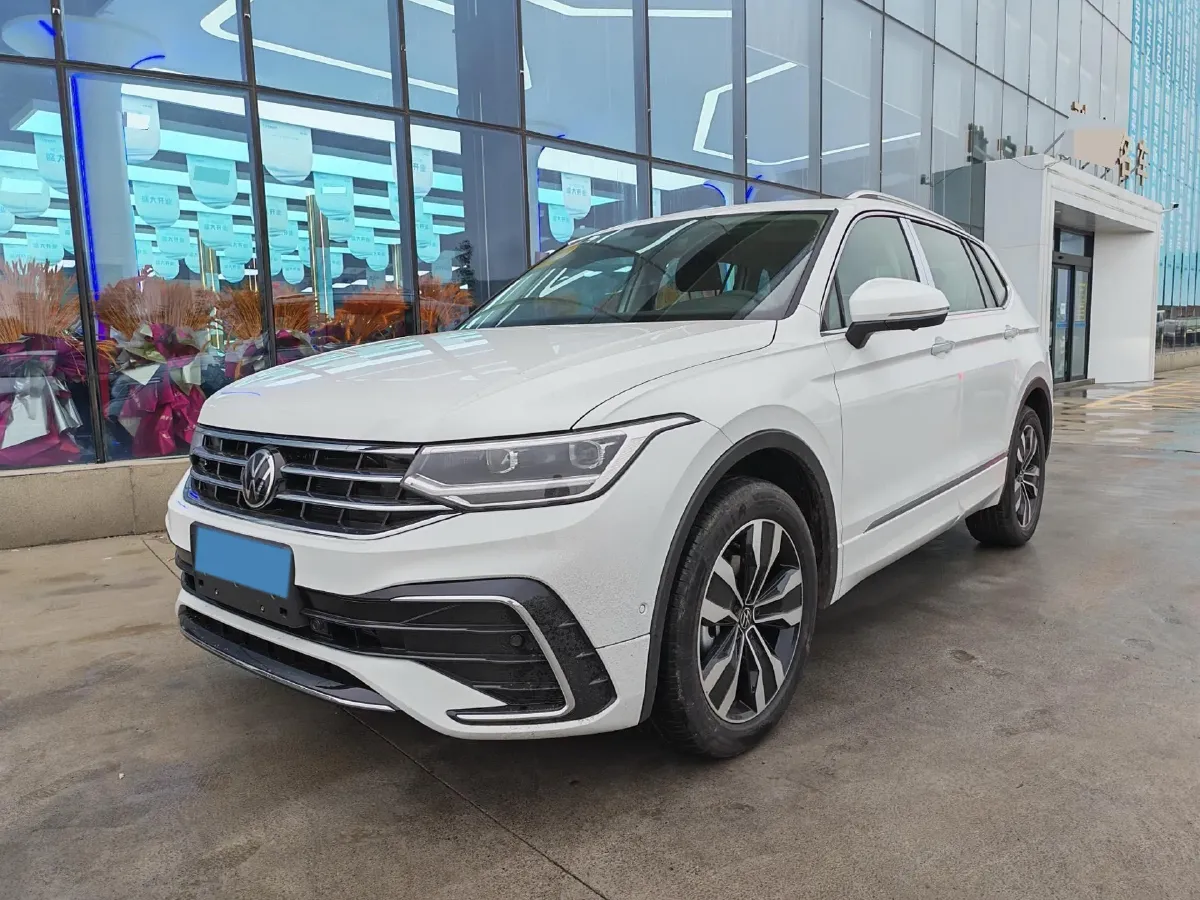 2025 Volkswagen Tiguan L 2.0T 186HP L4 7DCT,autocango,china used car exporter,china ev exporter,chinese used car exporter,chinese used ev exporter
