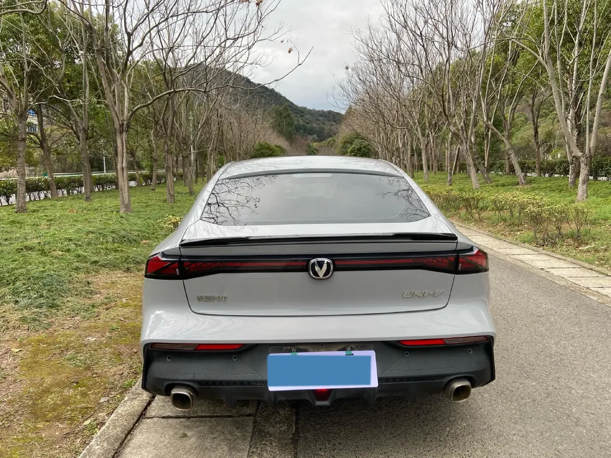 2023 ChangAn UNI-V 1.5T 188HP L4 7DCT,autocango,china used car exporter,china ev exporter,chinese used car exporter,chinese used ev exporter