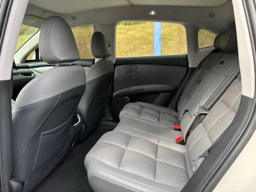 2023 IM LS6 BEV 71KWH,autocango,china used car exporter,china ev exporter,chinese used car exporter,chinese used ev exporter