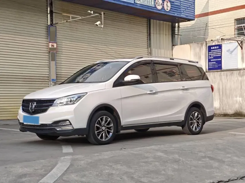 2019 BaoJun 730 1.5T 150HP L4 6MT,autocango,china used car exporter,china ev exporter,chinese used car exporter,chinese used ev exporter