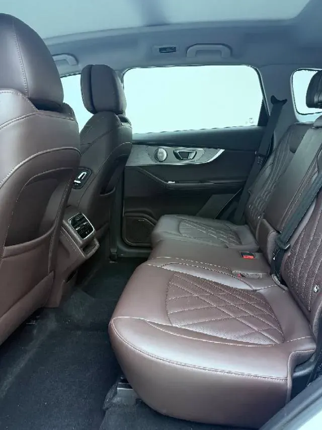 2022 Chery Tiggo 8 PRO 1.6T 197HP L4 7DCT,autocango,china used car exporter,china ev exporter,chinese used car exporter,chinese used ev exporter