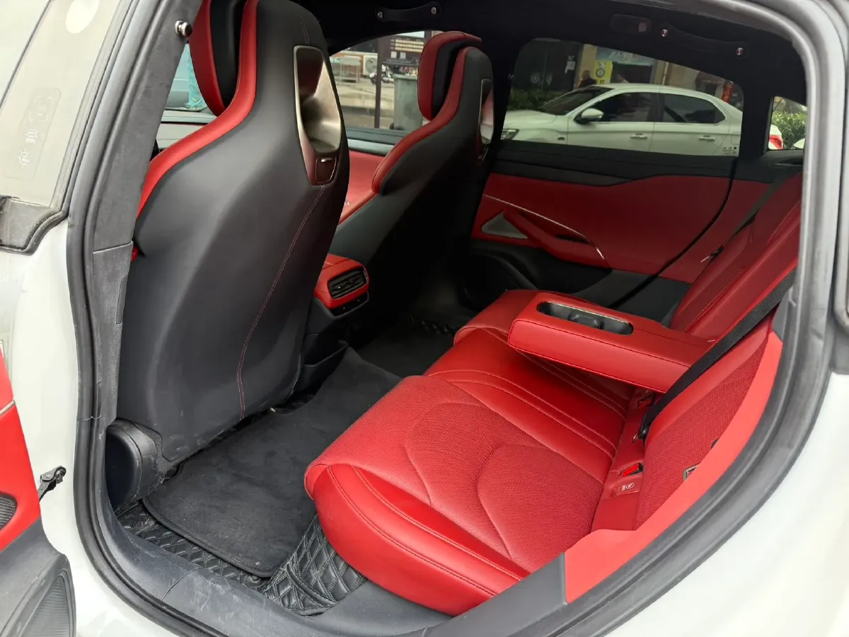 2024 MI SU7 BEV 101KWH,autocango,china used car exporter,china ev exporter,chinese used car exporter,chinese used ev exporter