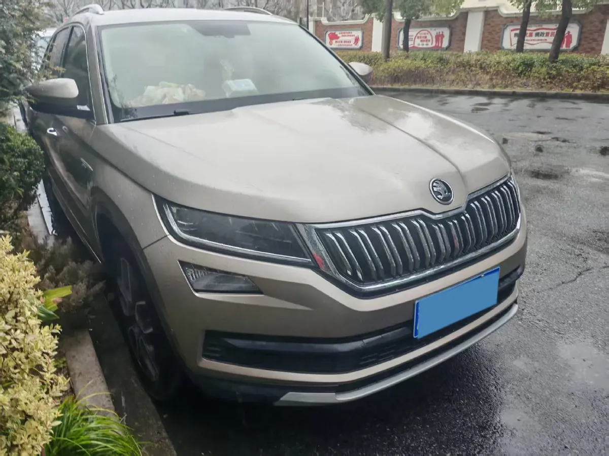 2020 Skoda Kodiak 2.0T 186HP L4 7DCT,autocango,china used car exporter,china ev exporter,chinese used car exporter,chinese used ev exporter