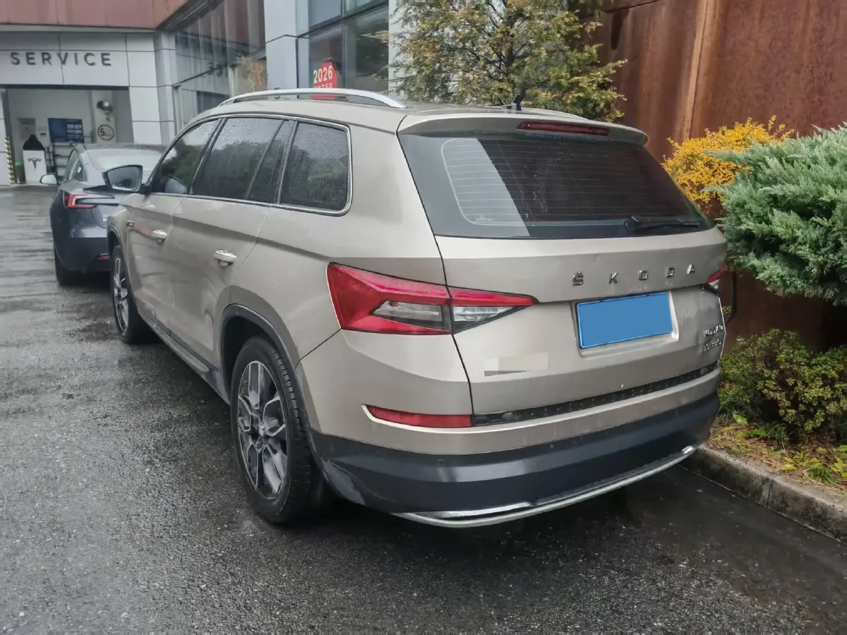 2020 Skoda Kodiak 2.0T 186HP L4 7DCT,autocango,china used car exporter,china ev exporter,chinese used car exporter,chinese used ev exporter